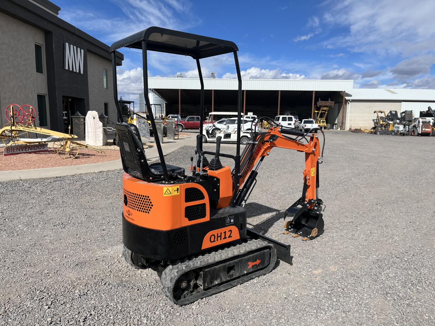 ./imagenes/INVOICE/2019/17382/MINIEXCAVADORA AGROTK QH12 (12).JPG